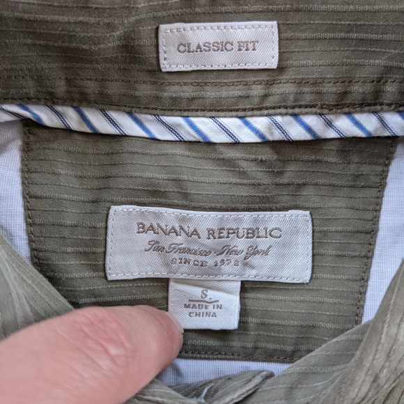 Banana Republic Button Up Classic Fit Shirt - Picture 10 of 10